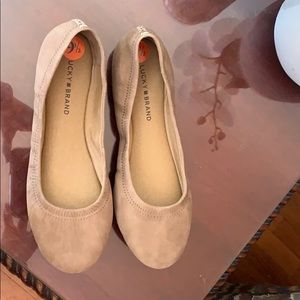 Lucky brand nude flats